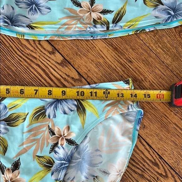 Floral Two-Piece Swimsuit - Picture 7 of 8